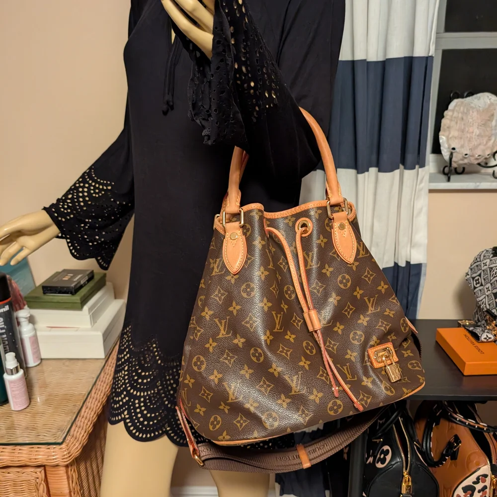 Louis Vuitton Brown and Tan Monogram Bag - Picture 8 of 12